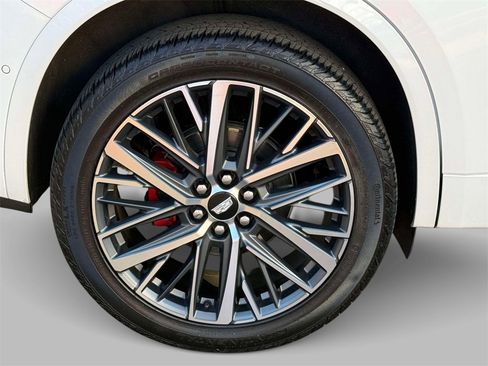 Used 2025 Cadillac XT6 Sport w/ Platinum Package image 13