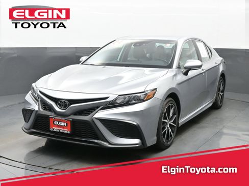 Used 2024 Toyota Camry SE image 1