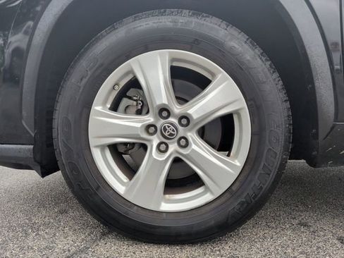 Used 2023 Toyota Highlander L FWD image 10