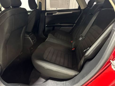 Used 2020 Ford Fusion SE FWD image 13
