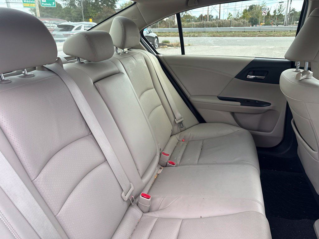 Used 2017 Honda Accord Touring image 24