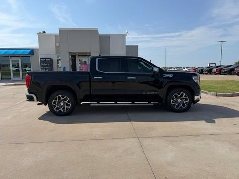 Used 2026 GMC Sierra 1500 SLT RWD image 2