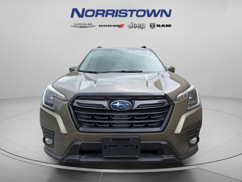 Used 2022 Subaru Forester Limited AWD/4WD image 3