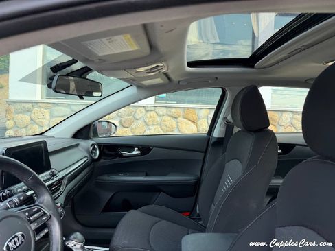 Used 2019 Kia Forte S w/ S Premium Package FWD image 6