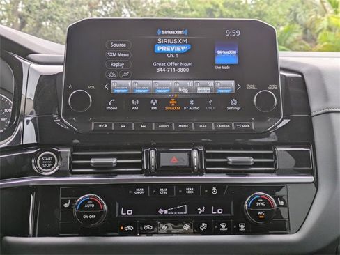 Used 2024 Nissan Pathfinder SL w/ Black Appearance Package image 19