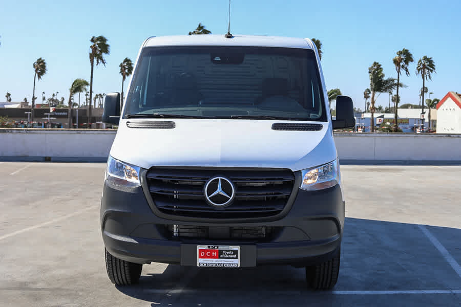 Used 2024 Mercedes-Benz Sprinter 2500 image 3