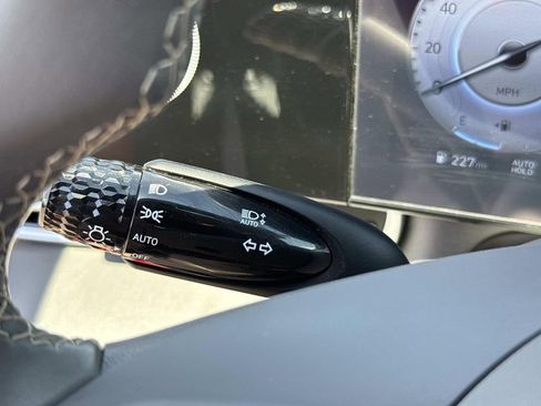 Used 2025 Hyundai Elantra SEL image 37