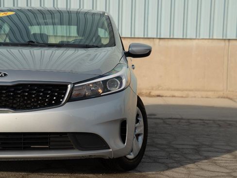 Used 2018 Kia Forte LX FWD image 2
