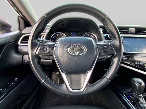 Used 2018 Toyota Camry SE w/ Convenience Package FWD image 6