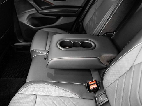 New 2026 Volkswagen Tiguan SE image 38