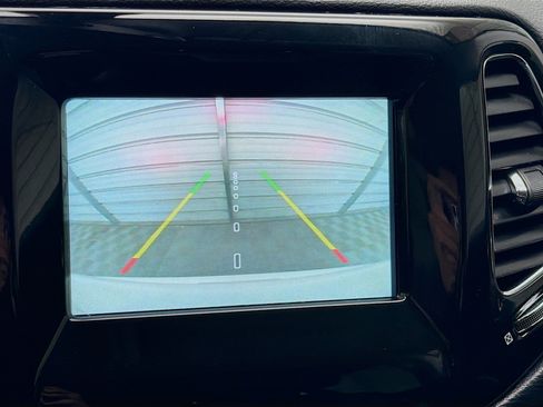 Used 2019 Jeep Compass Altitude image 16