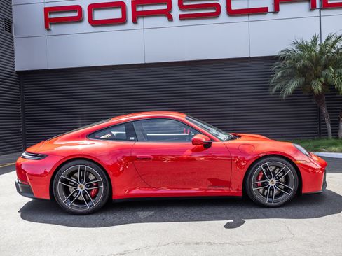 Certified 2026 Porsche 911 Carrera GTS RWD image 8
