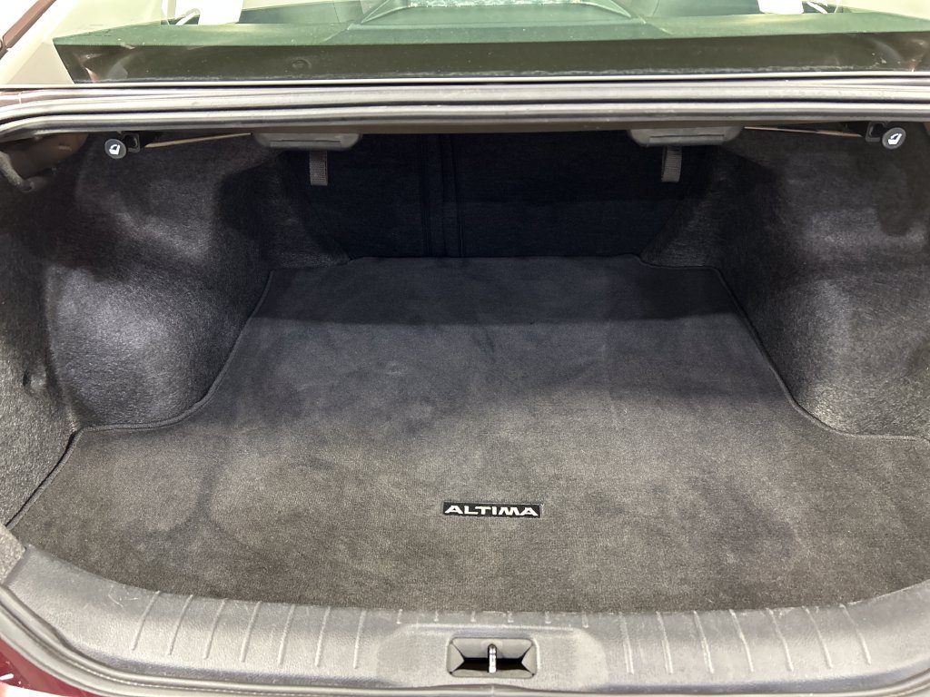 Used 2024 Nissan Altima 2.5 SV FWD image 19