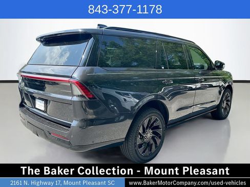 Used 2025 Lincoln Navigator Reserve w/ Jet Appearance Package AWD/4WD image 5