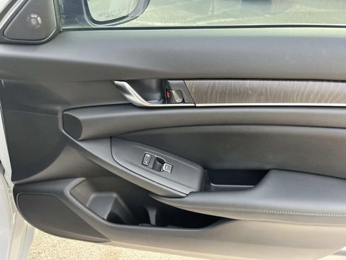 Used 2021 Honda Accord Touring image 22