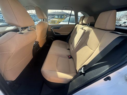 Used 2022 Toyota RAV4 LE image 15