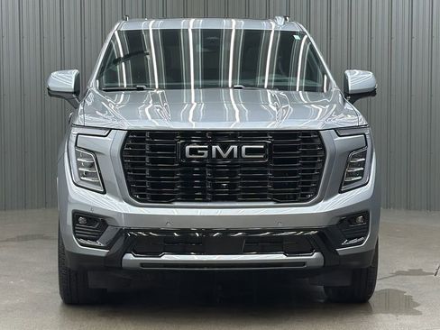 Used 2026 GMC Yukon Denali w/ Sun & Power Step Package AWD/4WD image 8