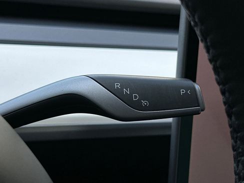 Used 2022 Tesla Model Y Performance AWD/4WD image 22