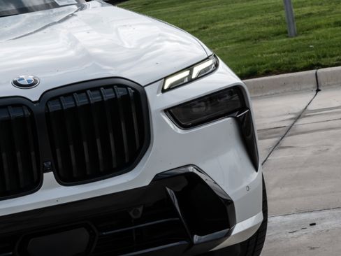 Used 2025 BMW X7 xDrive40i w/ Executive Package image 10