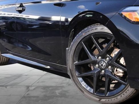 Used 2025 Honda Civic Sport image 3