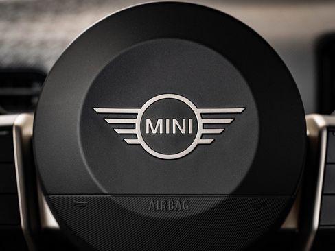 Certified 2025 MINI Cooper S image 29