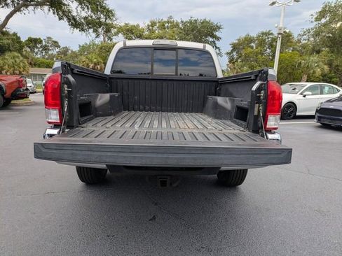 Used 2017 Toyota Tacoma SR5 w/ Tow Package RWD image 13