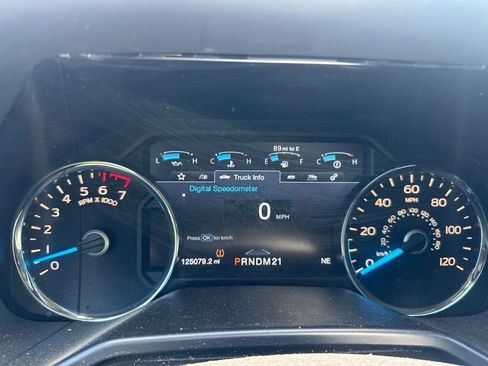 Used 2016 Ford F150 Lariat w/ Equipment Group 502A Luxury AWD/4WD image 11