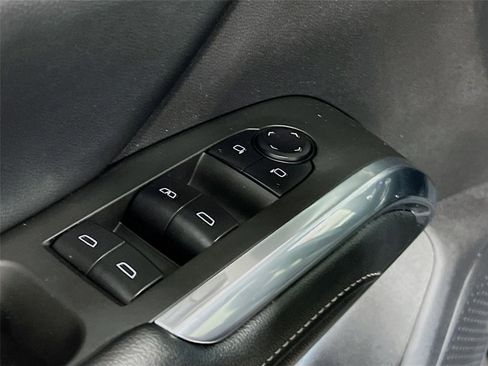 Used 2025 Chevrolet Traverse LT image 18