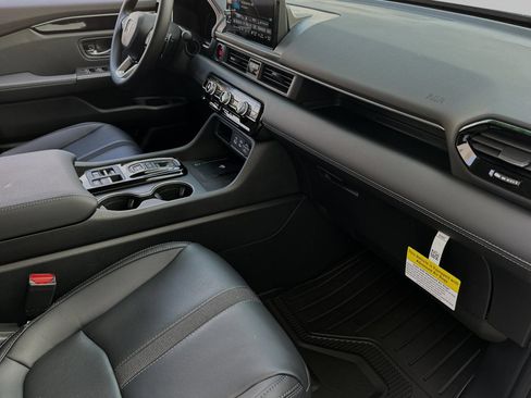 Certified 2025 Honda Pilot Touring image 19