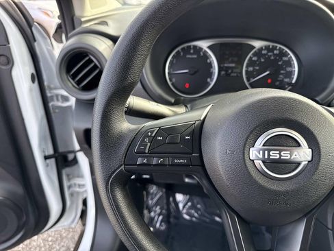 Certified 2025 Nissan Kicks Play S image 31