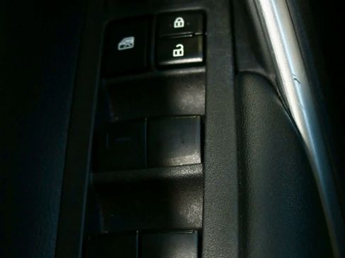 Used 2024 Toyota Corolla Cross L AWD/4WD image 18