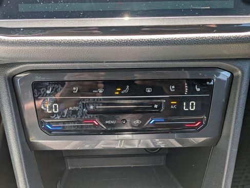 Used 2023 Volkswagen Tiguan SEL R-Line image 25