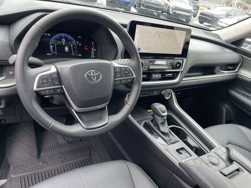 Used 2025 Toyota Grand Highlander XLE image 10