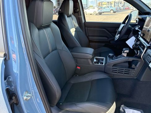 New 2026 Toyota 4Runner Limited AWD/4WD image 14