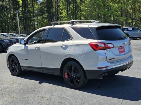 Used 2019 Chevrolet Equinox LT FWD image 3