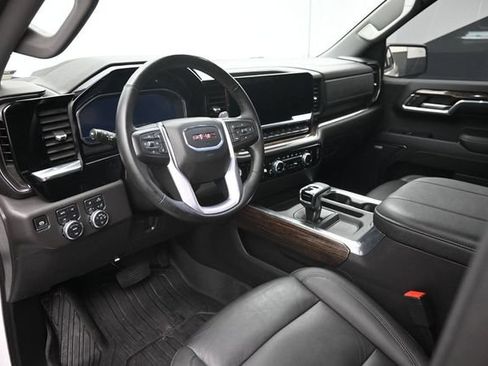 Used 2024 GMC Sierra 1500 Elevation w/ Elevation Premium Package AWD/4WD image 12