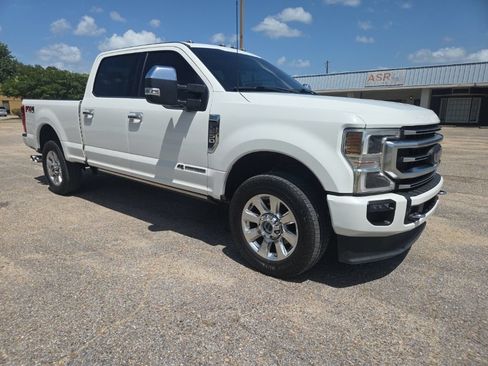 Used 2022 Ford F250 Platinum w/ FX4 Off-Road Package AWD/4WD image 12