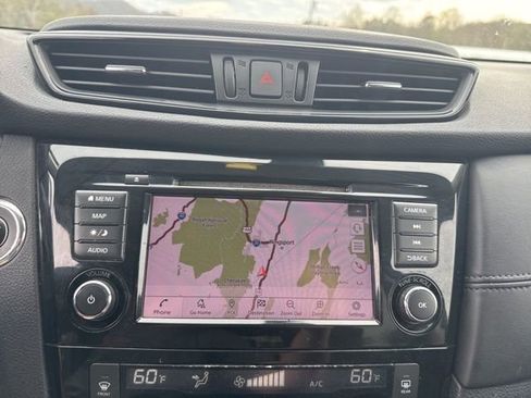 Used 2019 Nissan Rogue SL FWD image 17