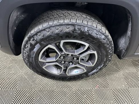 Used 2022 Jeep Grand Cherokee Trailhawk AWD/4WD image 10