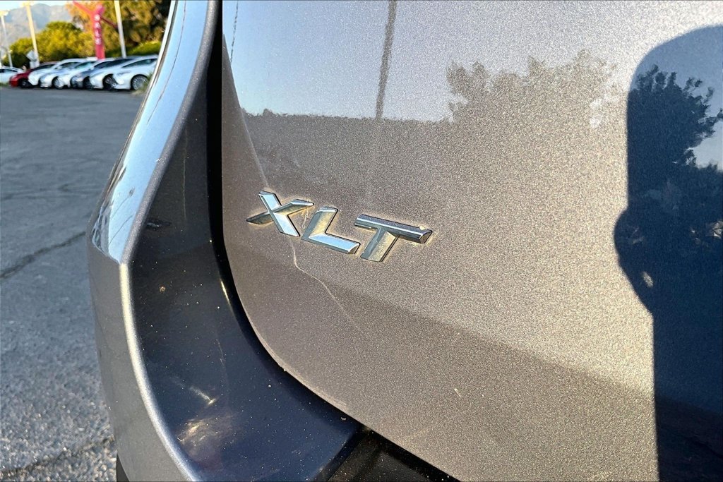 Used 2021 Ford Explorer XLT w/ Equipment Group 202A RWD image 24