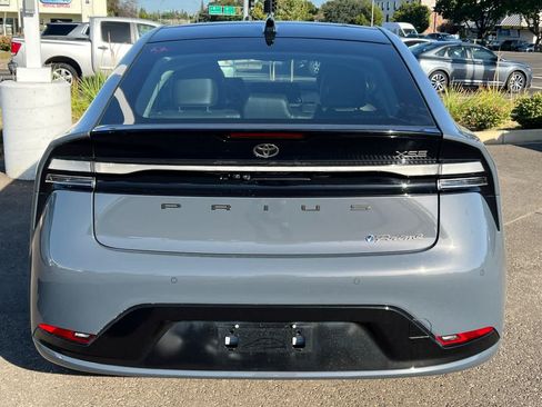 Used 2024 Toyota Prius Prime Premium w/ Advanced Technology Package FWD image 5