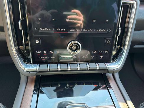Used 2026 GMC Yukon XL Denali w/ Advanced Technology Package AWD/4WD image 32
