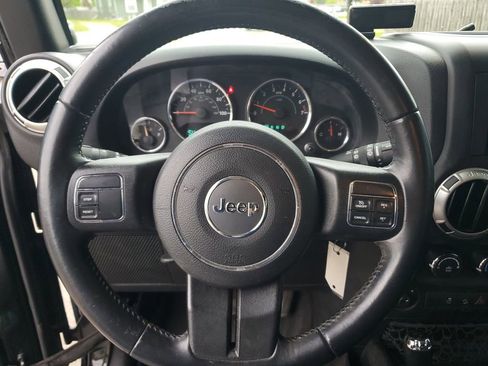 Used 2016 Jeep Wrangler Unlimited Sahara AWD/4WD image 14
