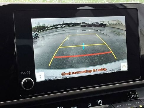 Used 2025 Toyota Camry LE image 17