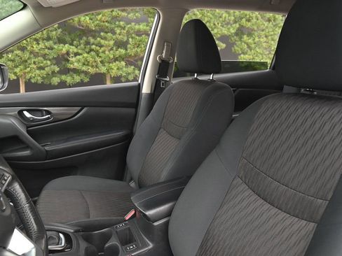 Used 2018 Nissan Rogue S w/ S Value Package FWD image 13
