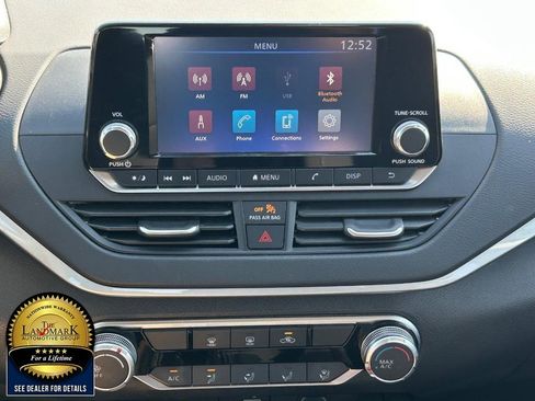 Used 2024 Nissan Altima 2.5 S image 17