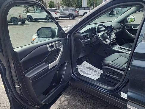 Used 2023 Ford Explorer XLT w/ Equipment Group 202A AWD/4WD image 18