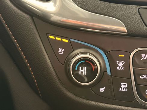 Used 2020 Chevrolet Equinox Premier image 27