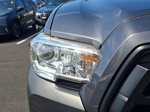 Used 2020 Toyota Tacoma SR image 9