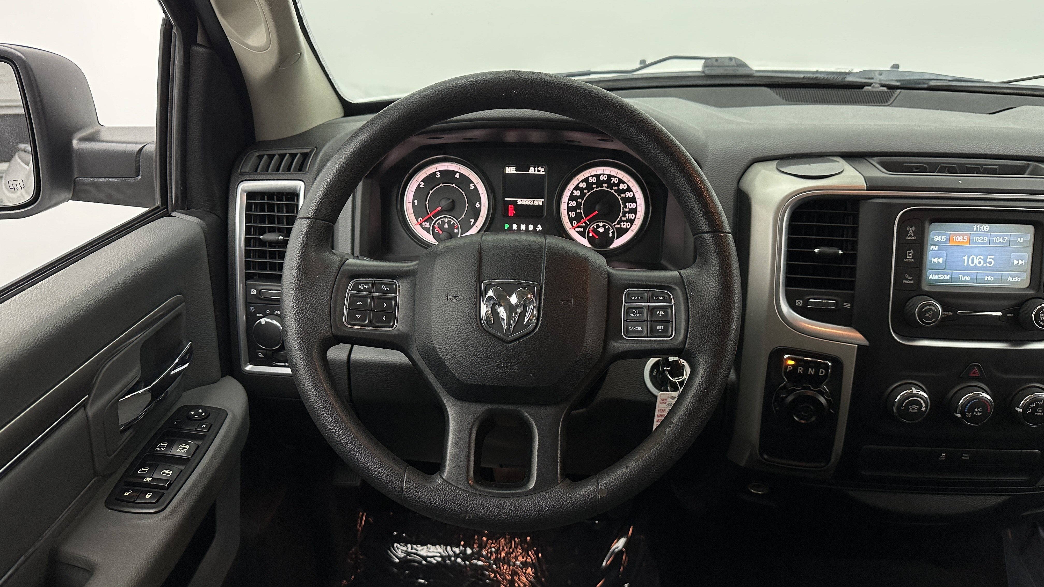 Used 2020 RAM 1500 Classic SLT RWD image 29